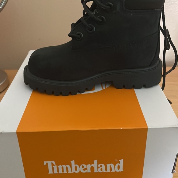 Black timberland 6 in/Toddler worn 1 once never worn after cleaned by offical - Picture 3 of 10
